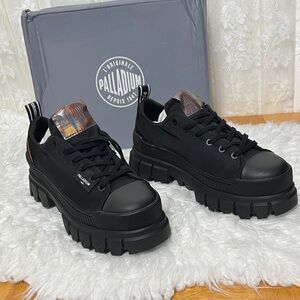 “Palladium” Revolt LO TX Black  (8.5) Black